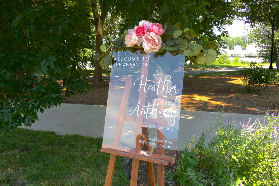 Acrylic event welcome sign. Customizable designs, fonts and dates for weddings, birthdays, bridal/baby showers, retirements or any other event you wish to celebrate. Place this sign at the entrance of your event to welcome your guests in style and simplicity. thequinnandcompany. www.thequinnandcompany.com.