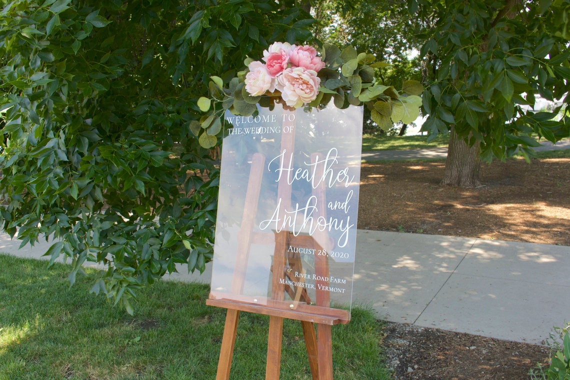 Acrylic event welcome sign. Customizable designs, fonts and dates for weddings, birthdays, bridal/baby showers, retirements or any other event you wish to celebrate. Place this sign at the entrance of your event to welcome your guests in style and simplicity. thequinnandcompany. www.thequinnandcompany.com.