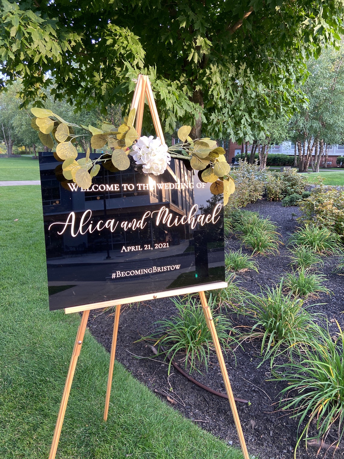 Acrylic event welcome sign. Customizable designs, fonts and dates for weddings, birthdays, bridal/baby showers, retirements or any other event you wish to celebrate. Place this sign at the entrance of your event to welcome your guests in style and simplicity. thequinnandcompany. www.thequinnandcompany.com.
