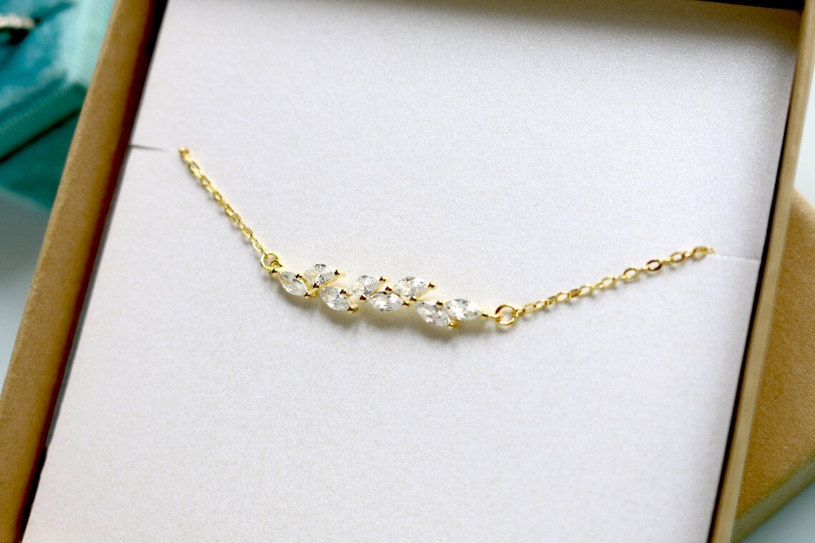 Bridesmaids Bracelet | Dainty Bracelet | Crystal Bracelet | Delicate Leaf Bracelet | Wedding Bracelet | Bridesmaid Gift | Bride Bracelet