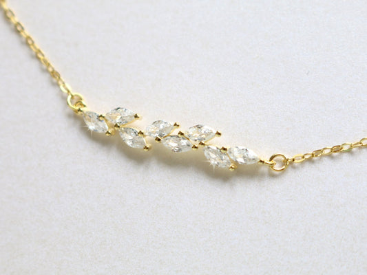 Bridesmaids Bracelet | Dainty Bracelet | Crystal Bracelet | Delicate Leaf Bracelet | Wedding Bracelet | Bridesmaid Gift | Bride Bracelet