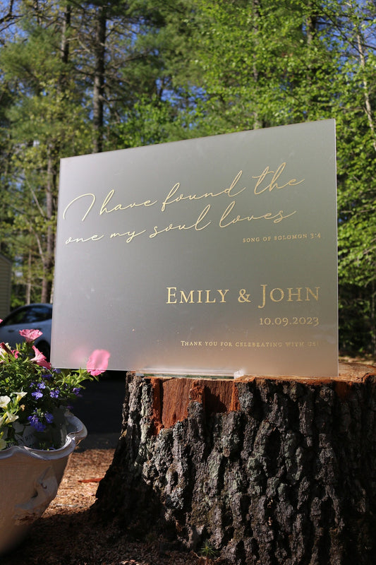 Acrylic event welcome sign. Customizable designs, fonts and dates for weddings, birthdays, bridal/baby showers, retirements or any other event you wish to celebrate. Place this sign at the entrance of your event to welcome your guests in style and simplicity. thequinnandcompany. www.thequinnandcompany.com.