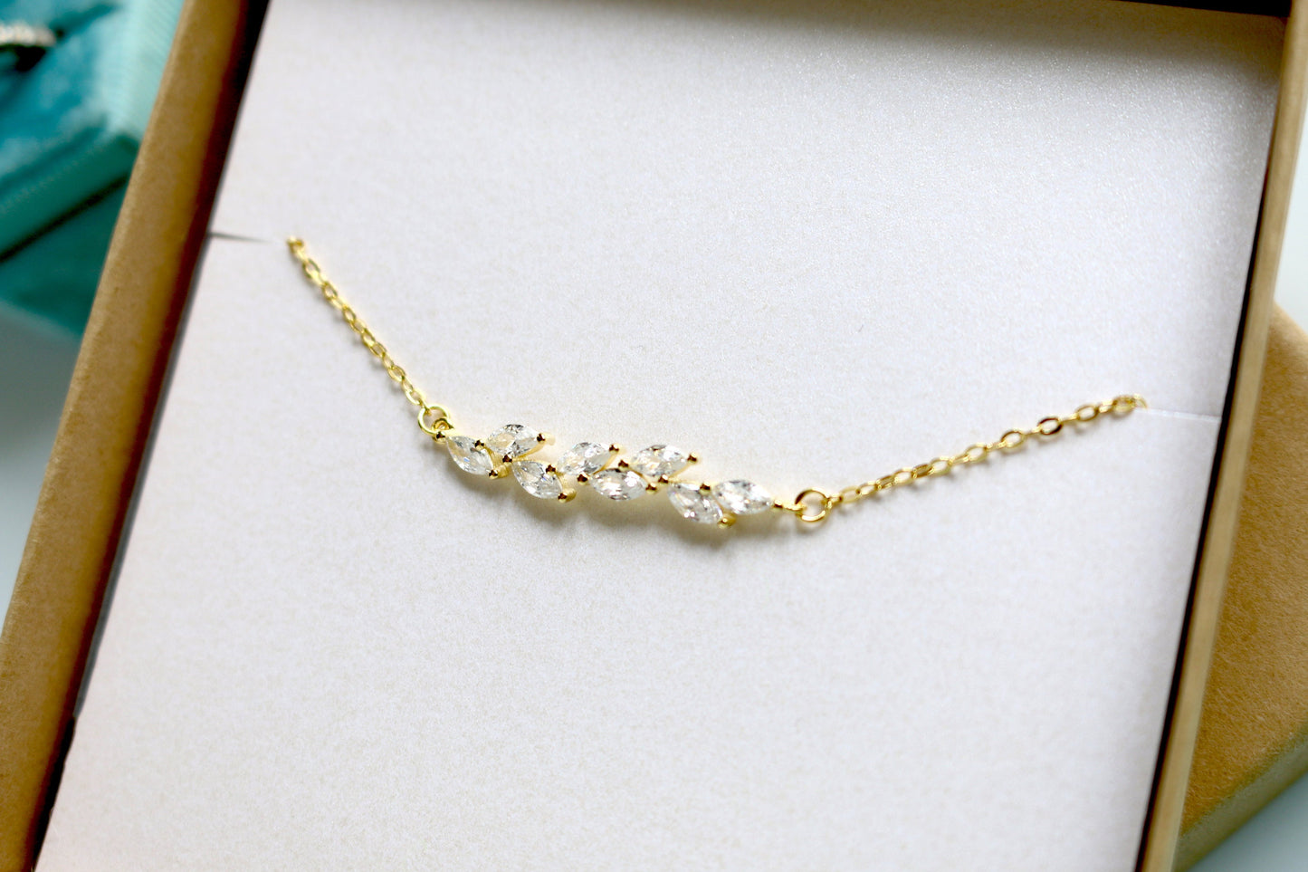 Bridesmaids Bracelet | Dainty Bracelet | Crystal Bracelet | Delicate Leaf Bracelet | Wedding Bracelet | Bridesmaid Gift | Bride Bracelet