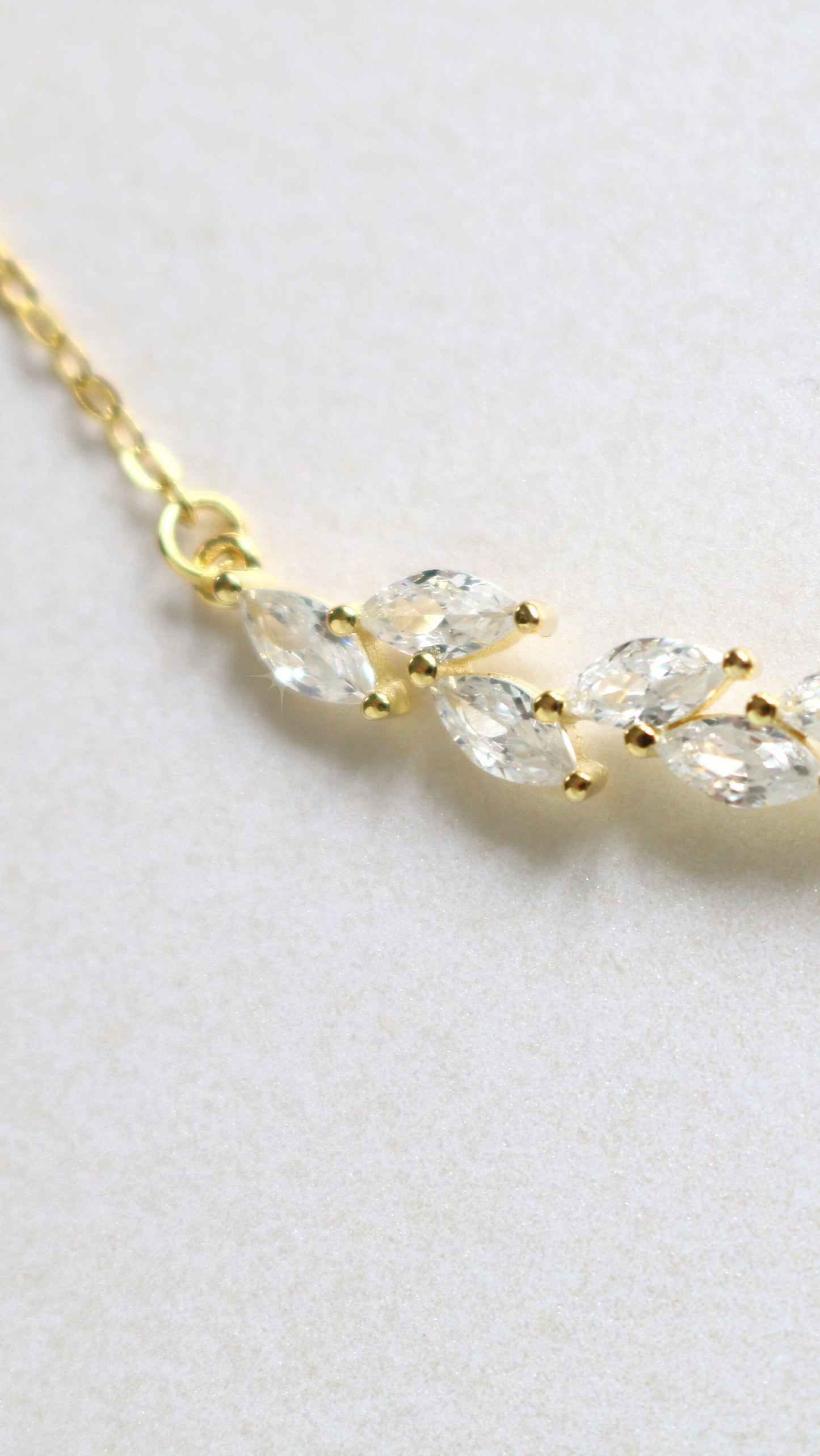 Bridesmaids Bracelet | Dainty Bracelet | Crystal Bracelet | Delicate Leaf Bracelet | Wedding Bracelet | Bridesmaid Gift | Bride Bracelet
